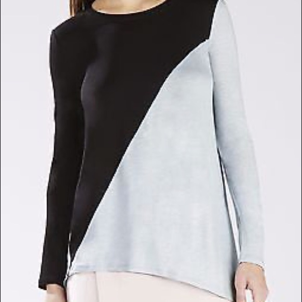 BCBG Claudia tshirt